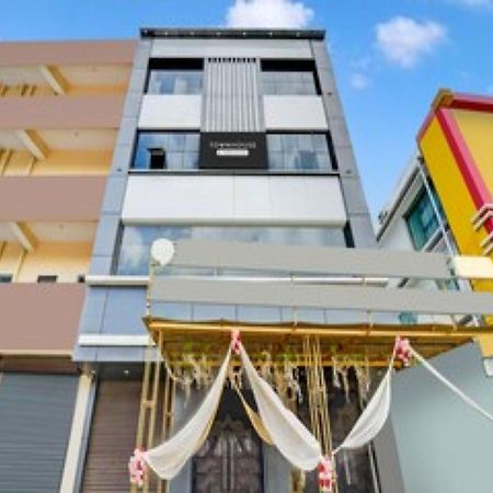 Super Townhouse Anisabad Near Mahavir Sansthan Khagaul Exteriör bild