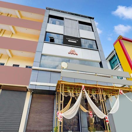 Super Townhouse Anisabad Near Mahavir Sansthan Khagaul Exteriör bild
