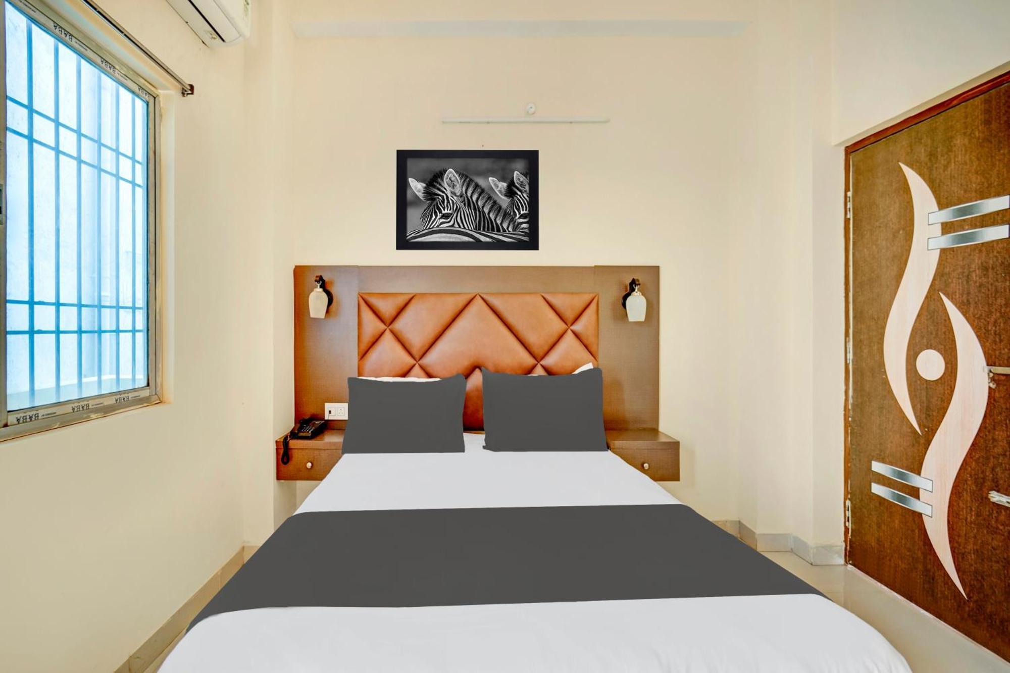 Super Townhouse Anisabad Near Mahavir Sansthan Khagaul Exteriör bild
