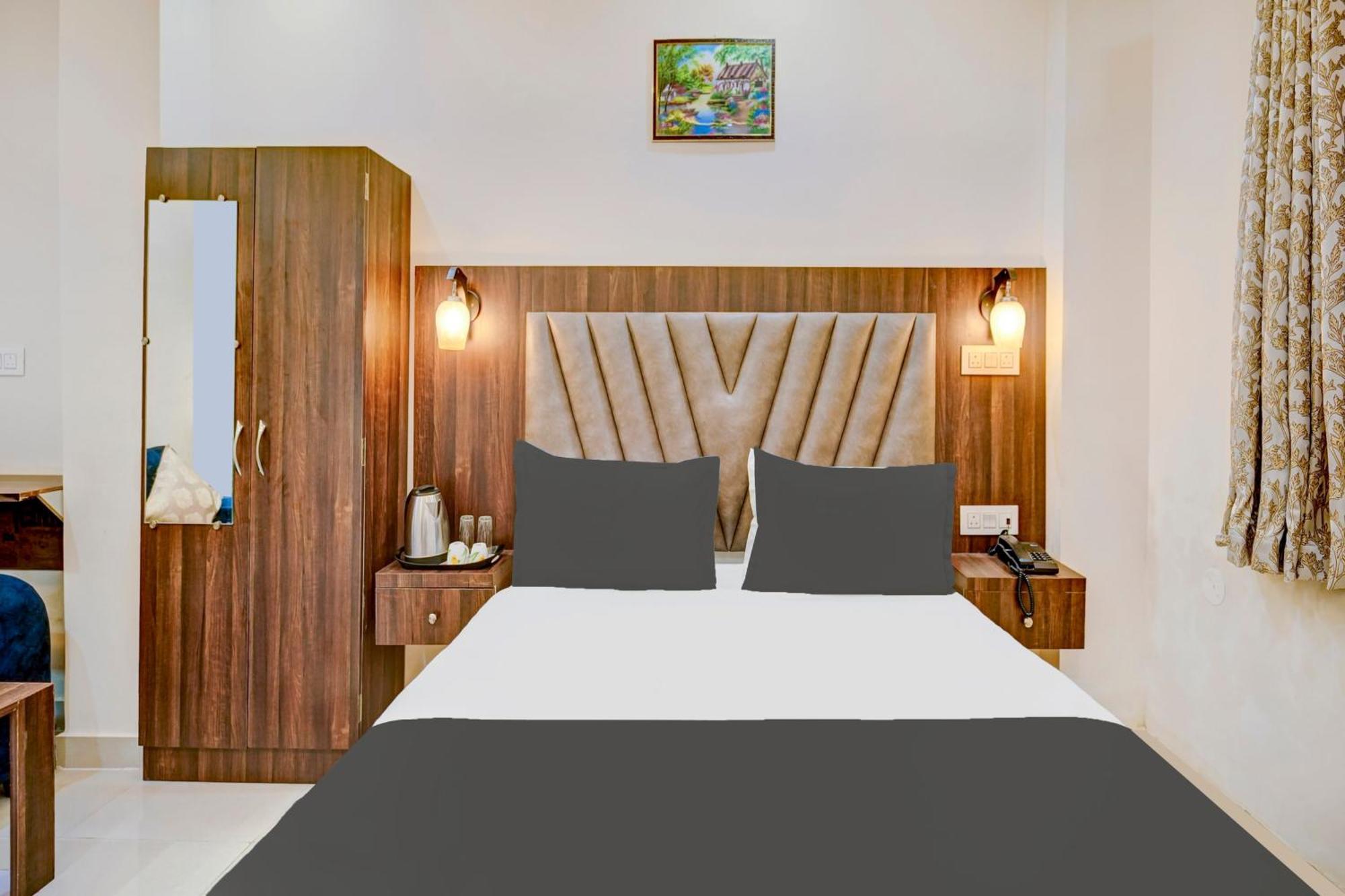 Super Townhouse Anisabad Near Mahavir Sansthan Khagaul Exteriör bild